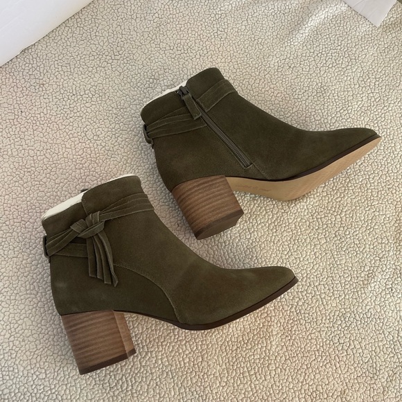 Violet and Red NWOB Jenna suede olive green leather bootie - Picture 2 of 10